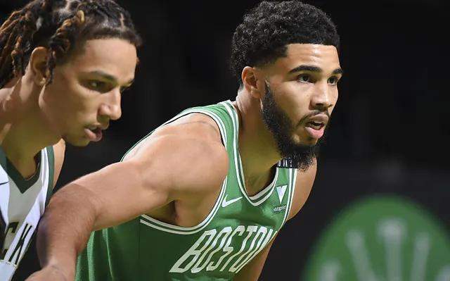  塔图姆末节爆发绿军加时险胜雄鹿