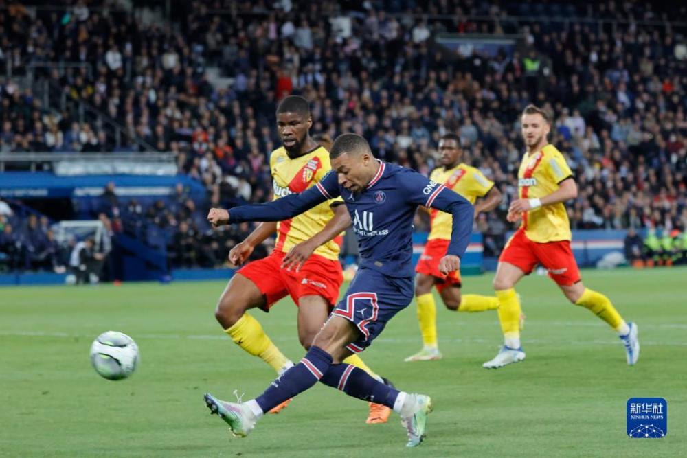  巴黎圣日耳曼提前夺冠，法甲创纪录连胜终结