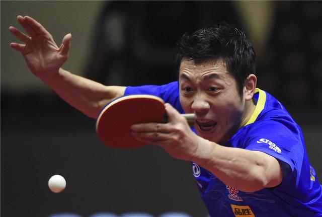  兹维列夫底线相持，力克劲敌斩获柏林站