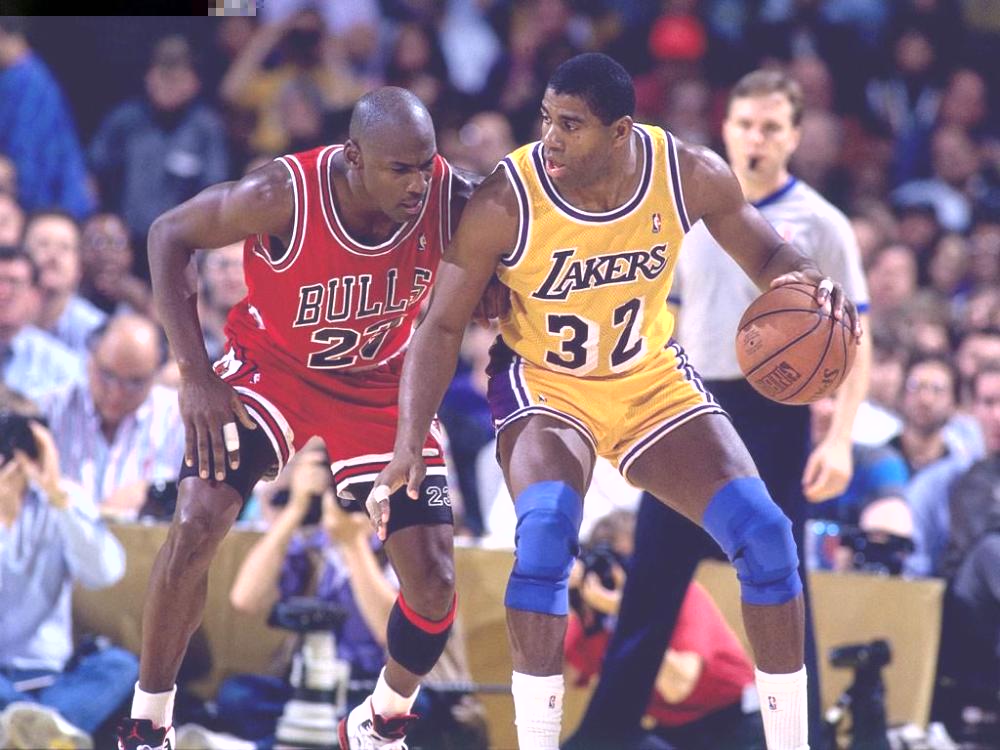  贾巴尔发球上网战术奏效轻取胜利果实