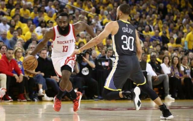  勇士末节发力客场轻取独行侠