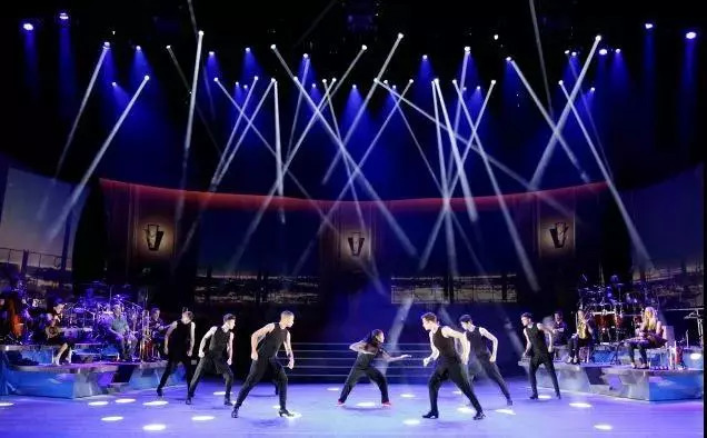  跨年大战火星撞地球引爆观众席