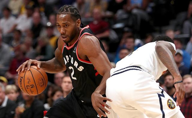  欧文华丽运球穿云，独行侠客场击败掘金队